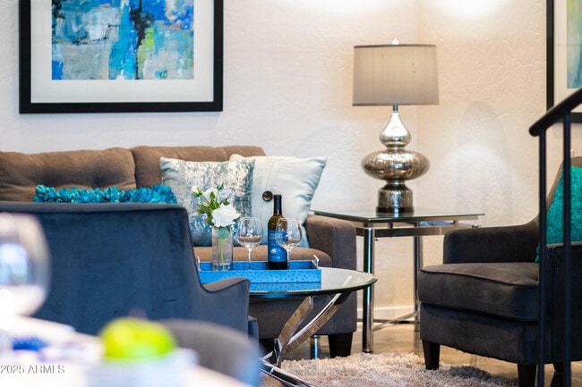 Building Photo - 914 E Osborn Rd