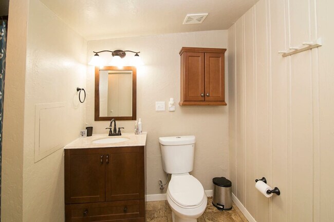 Building Photo - 108 Park Pl