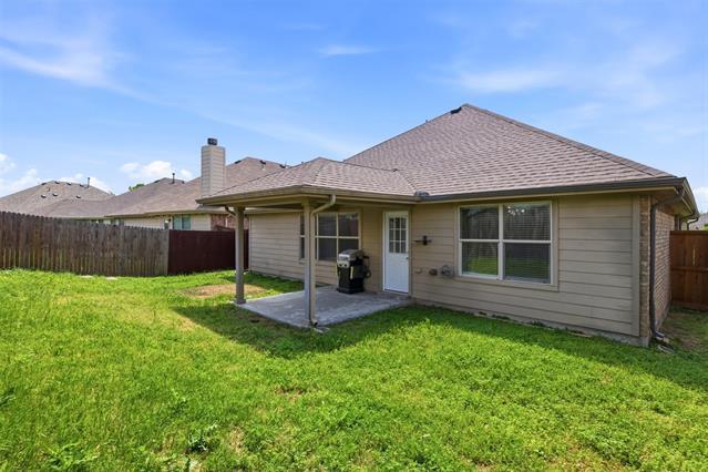 Building Photo - 2201 Willow Creek Dr