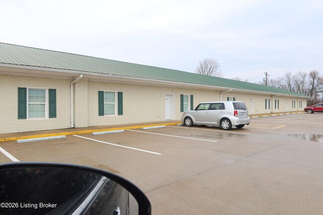 Building Photo - 106 Peonia Rd
