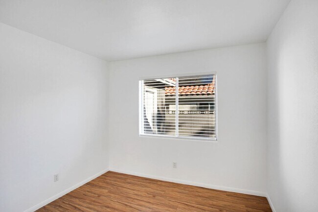 Building Photo - Single Story, 3 Bedroom, Peccole Ranch Beauty