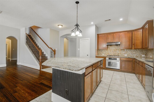Building Photo - 2422 Monarch Terrace Dr