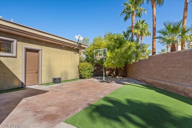 Building Photo - 514 Mandalay Ct