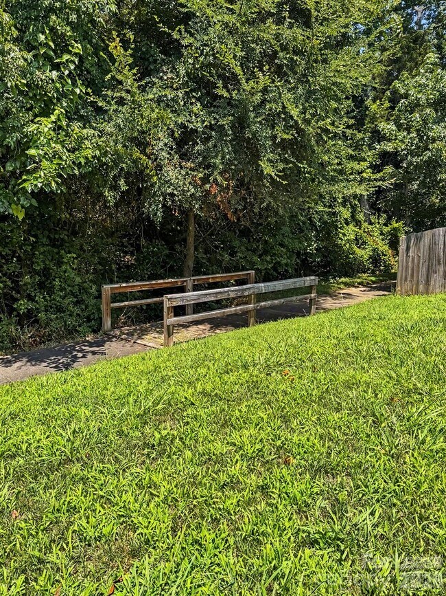 Building Photo - 2717 Forest Grove Ct