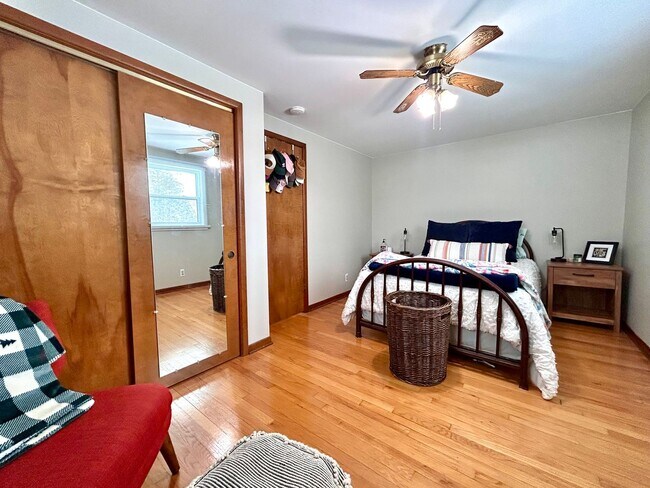 Building Photo - Four Bedroom Home in Southeast Grand Rapids