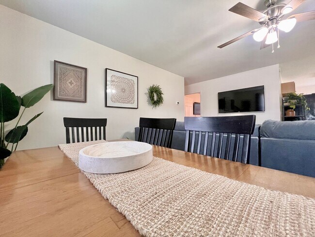 Building Photo - 707 Bagwell Ct