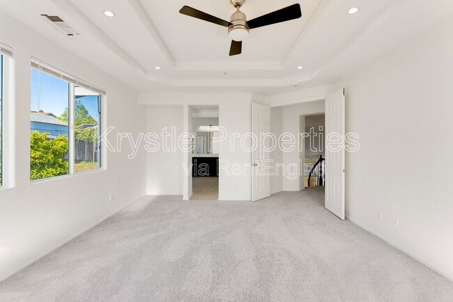 Building Photo - 35 Goldfinch Dr