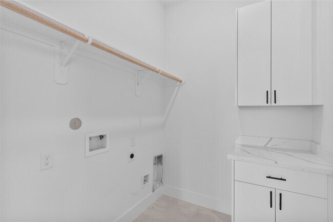 Building Photo - 3510 Saltus St