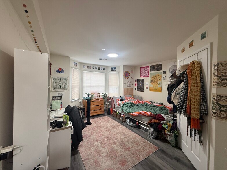 Building Photo - 1836 N Bouvier St