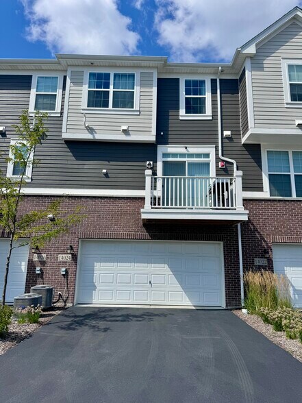 Building Photo - 14024 S Sheridan Trl
