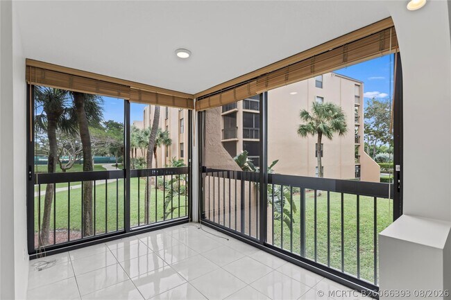 Building Photo - 2455 Lindell Blvd