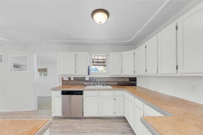 Building Photo - 20235 Engelmann Ln