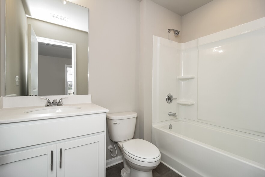 Building Photo - 835 Calvin Pk Dr