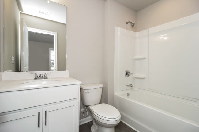 Building Photo - 811 Calvin Pk Dr