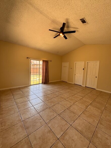 Building Photo - 1116 Delwood Ave