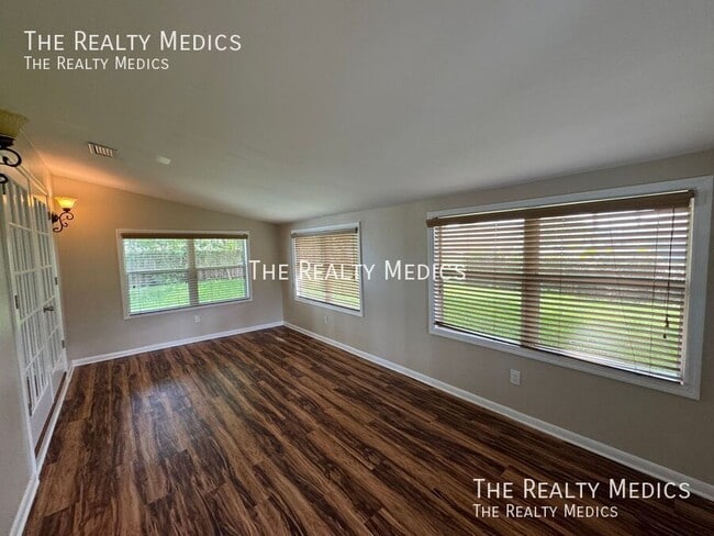 Building Photo - 1159 Fountainhead Dr