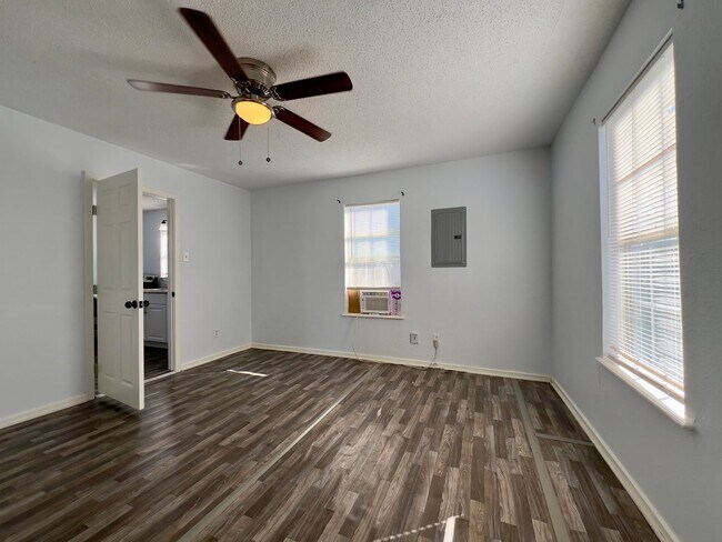 Building Photo - Charming Home in Levelland