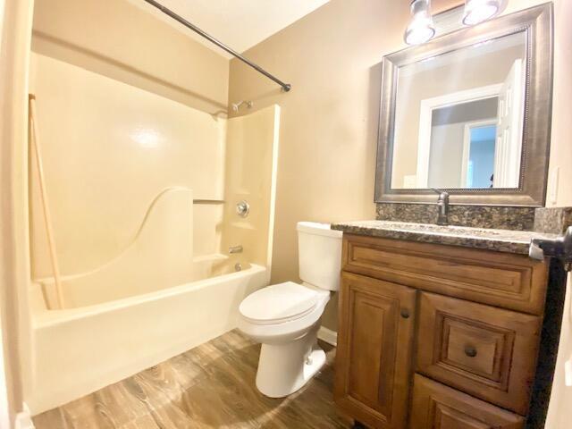 Building Photo - 361 Evergreen Pl