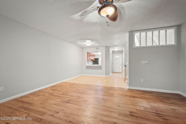 Building Photo - 11259 Shady Glen Dr