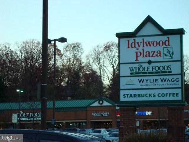 Building Photo - 2341 Brittany Parc Dr