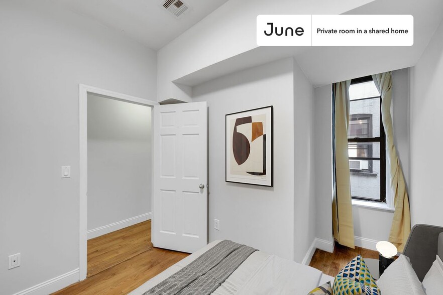 Primary Photo - Private bedroom in 4 bed/1 bath Home