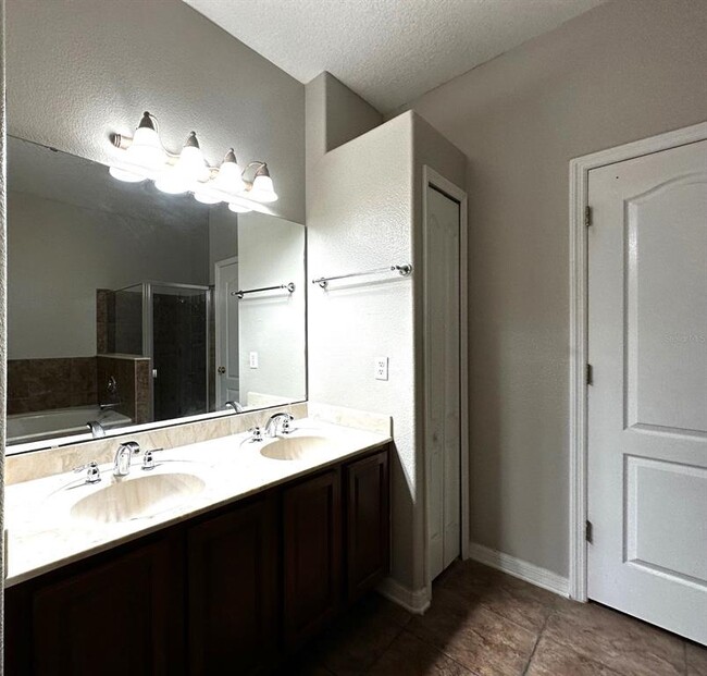 Building Photo - 324 Cortona Dr