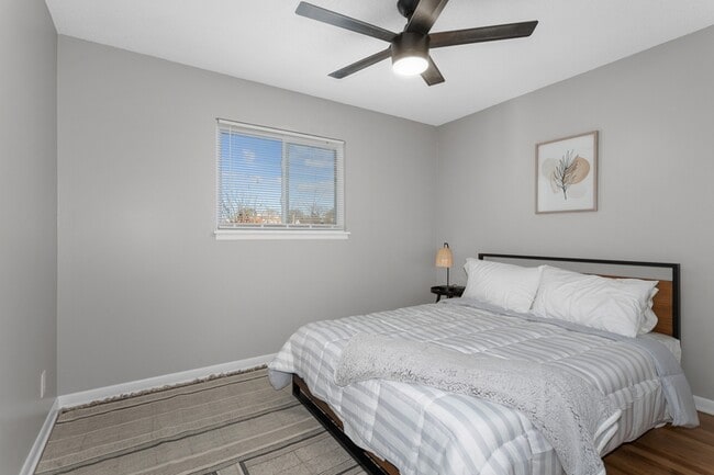 Building Photo - 516 Splitlog Ave