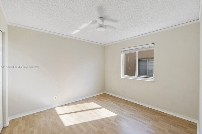 Building Photo - 4013 Pine Ridge Ln