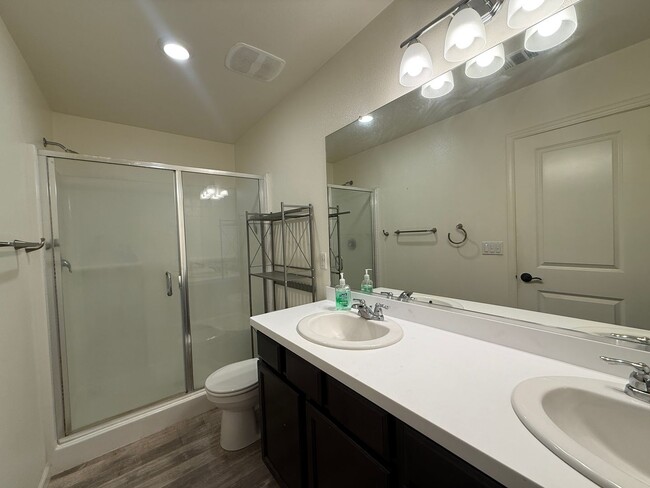 Building Photo - 5531 W Flint Way