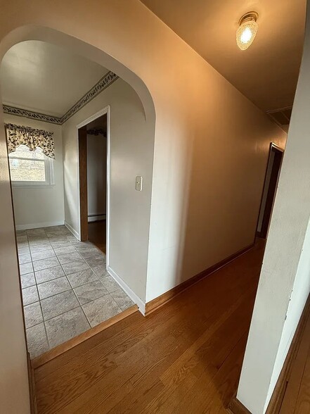 Building Photo - 3900 S Main St