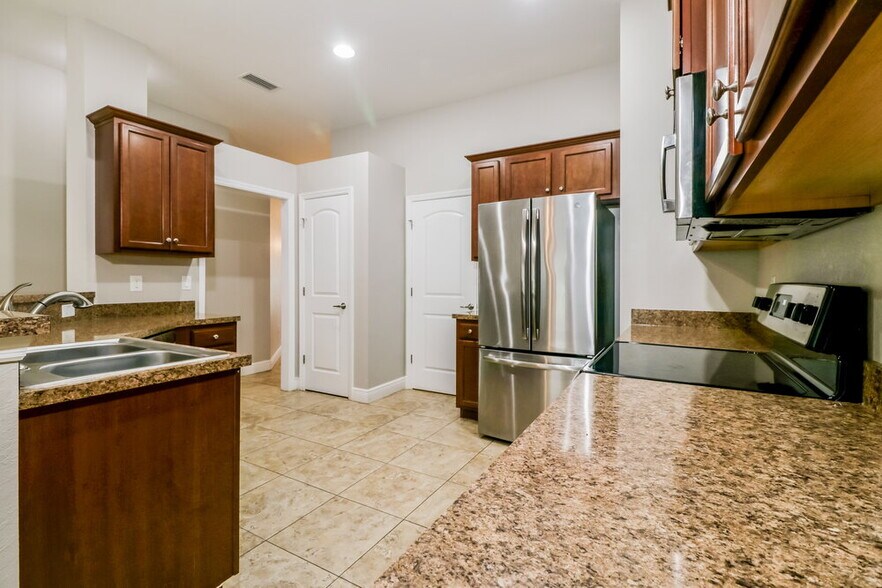 Building Photo - 18525 Dajana Ave