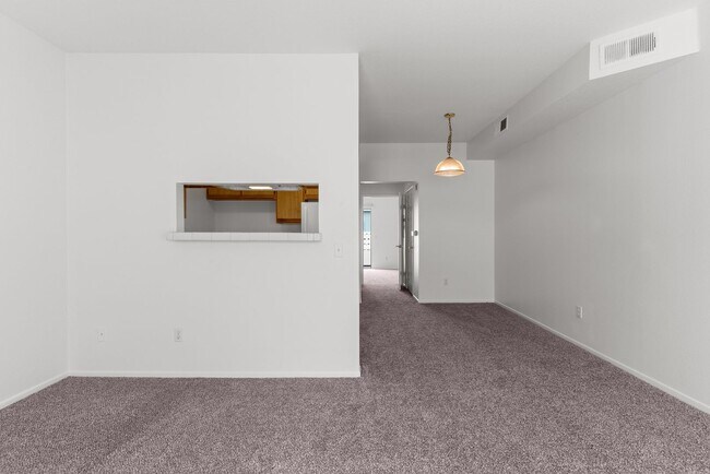 Interior Photo - 3485 Linden Ave