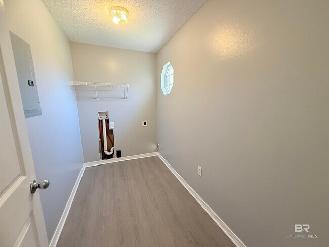 Building Photo - 521 Hamilton Blvd