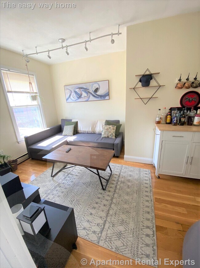 Building Photo - 359-361 Western Ave Unit #3