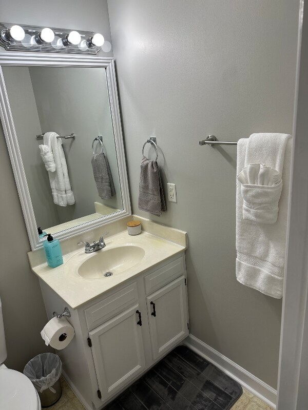 Building Photo - 1642 Thompson Dr