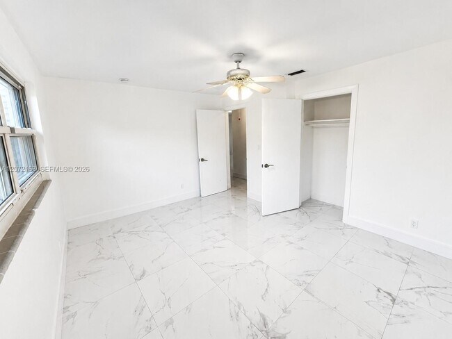 Building Photo - 3051 SW 47th St