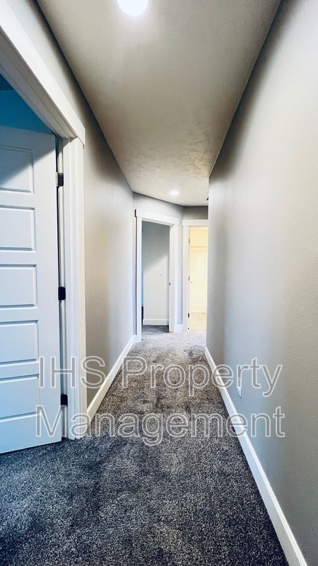 Building Photo - 9801 Silverbright Dr