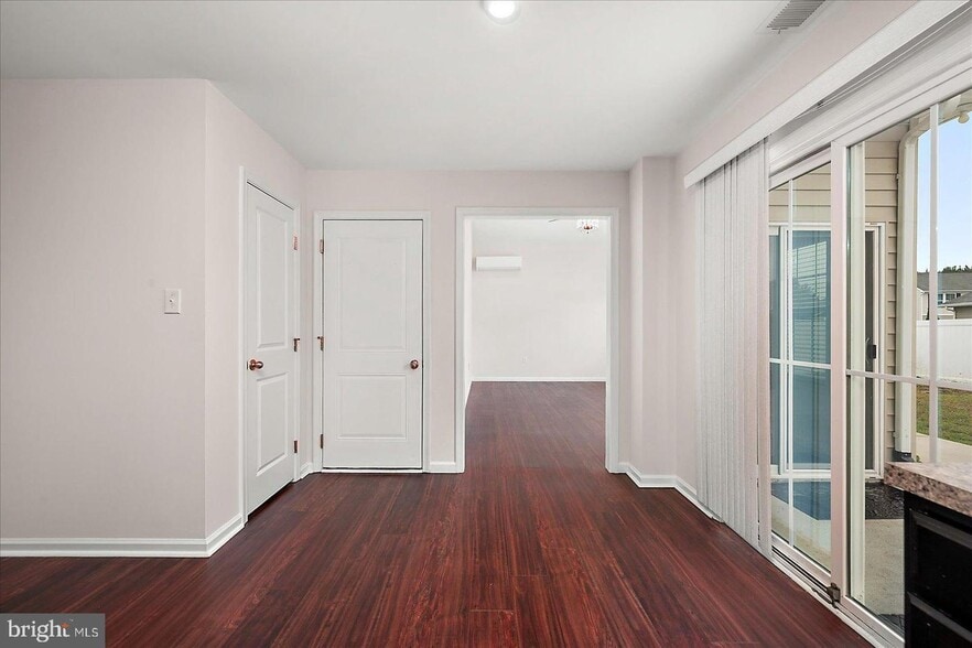 Building Photo - 38369 Elizabeth Ln