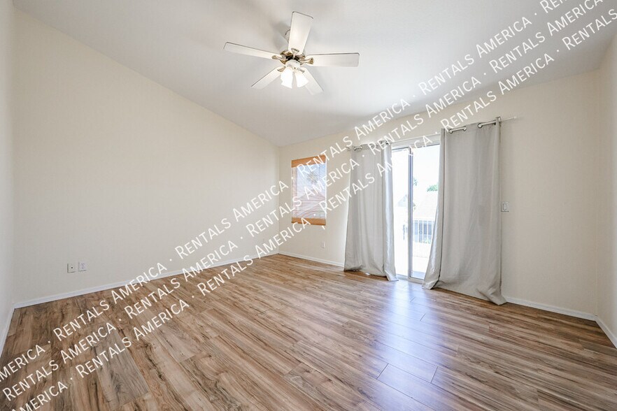 Building Photo - 1372 W Thompson Way