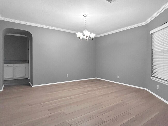 Building Photo - Freshly Updated 4-Bedroom Home with Pool, Fireplace & New Flooring in Universal City