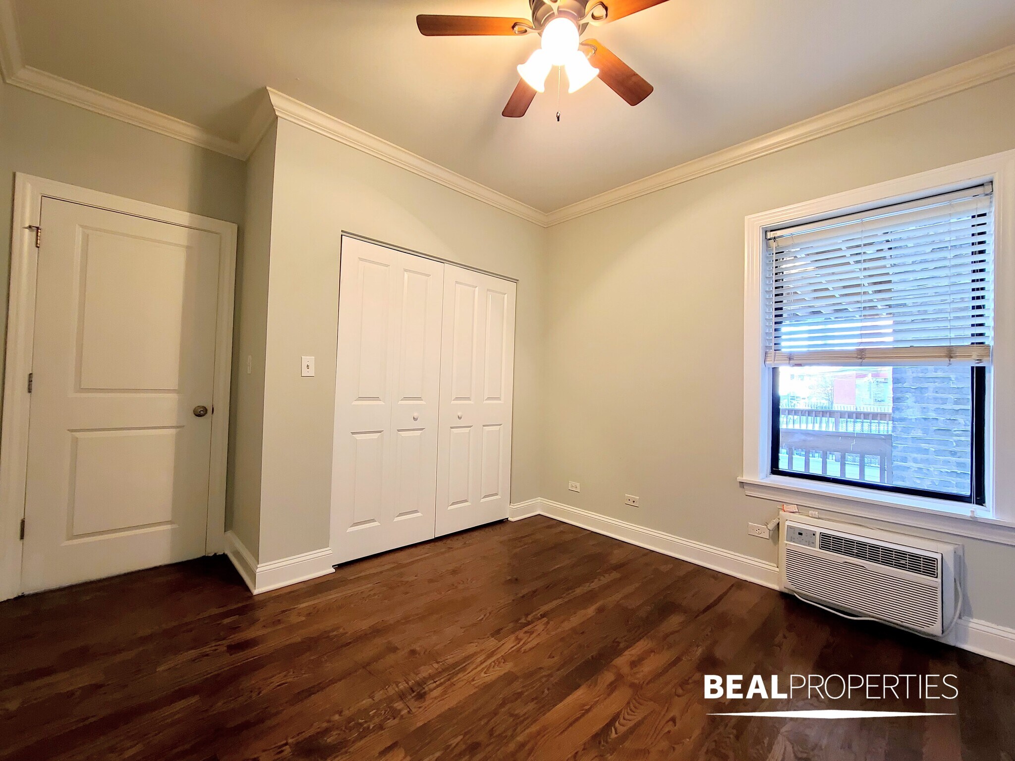 Building Photo - 744 W Addison St