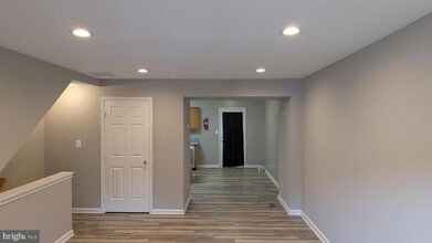 Building Photo - 1875 Tiger Lily Cir