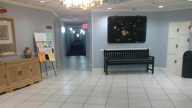 Building Photo - 1000 St Charles Pl