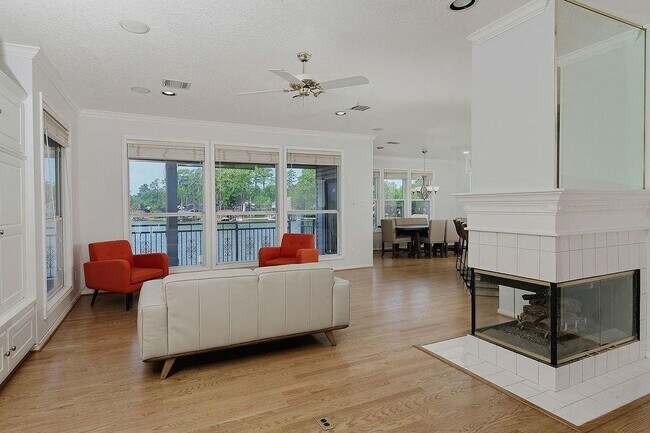 Building Photo - 12374 Lake Vista Dr