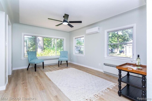 Building Photo - 4120 Lotus Dr