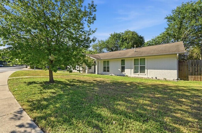Building Photo - 2307 Deadwood Dr