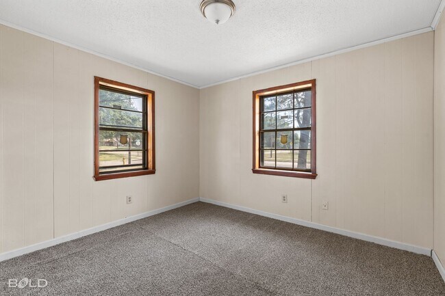 Building Photo - Check Out this 3 Bed 1.5 in Shreveport!