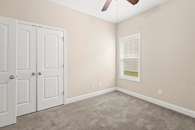 Building Photo - Hampstead Home For Rent