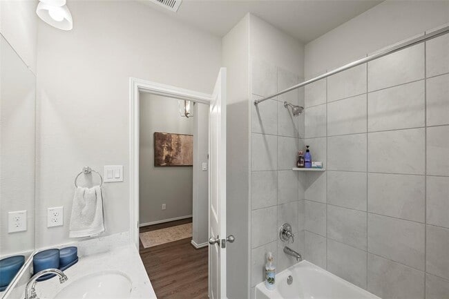 Building Photo - 3306 Old Ironwood Dr