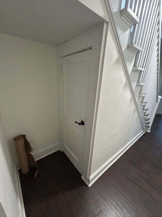 Building Photo - Available Now to View! Ardmore WS, 4 Bedro...